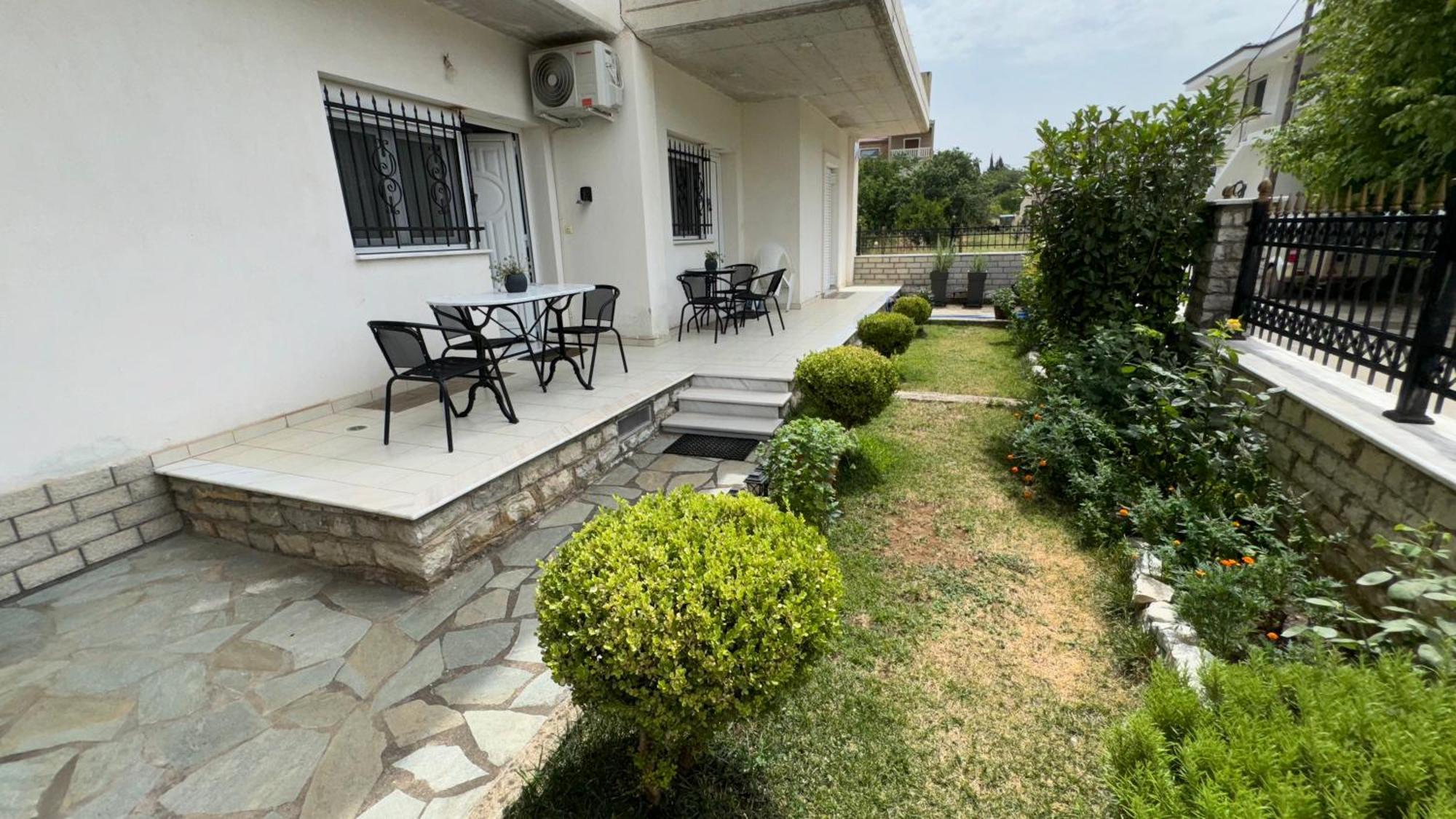 Petit House Under The Rocks Apartment Kalambaka Exterior foto